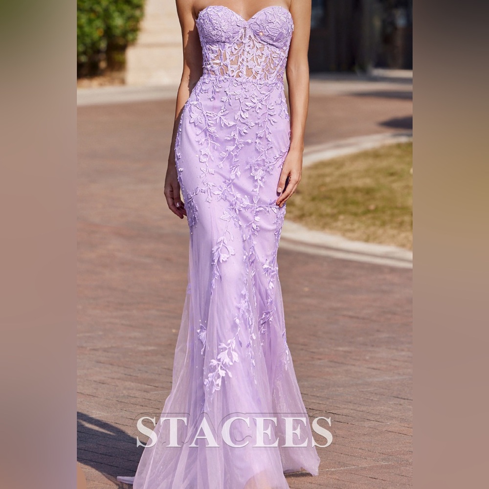 Lilac Lacey Floral Mermaid/Trumpet Dress